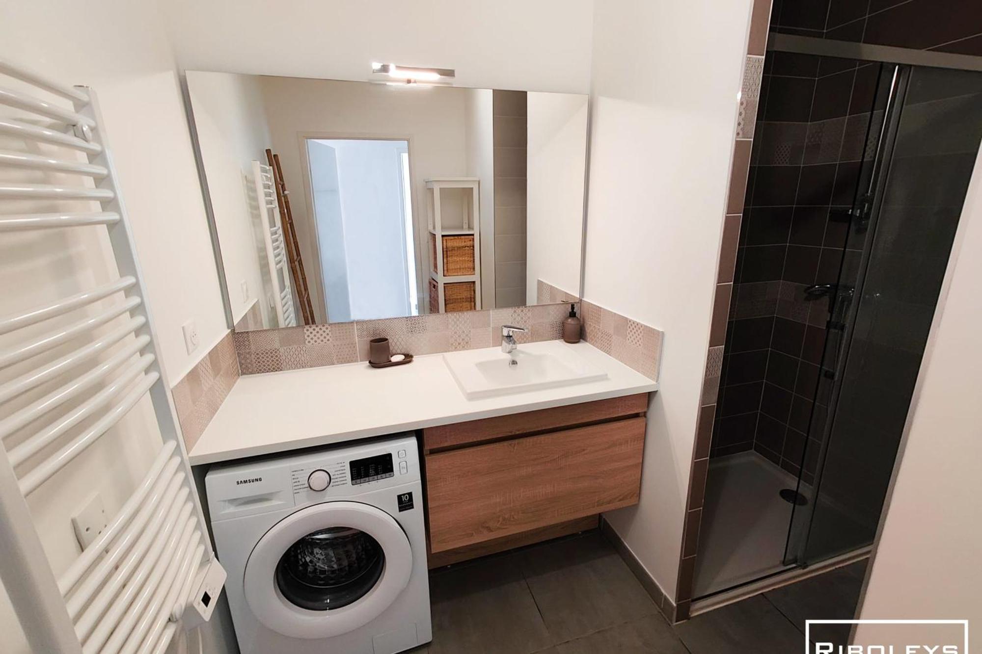 Superbe T3 Climatise Avec Wifi A 400m De La Apartamento *